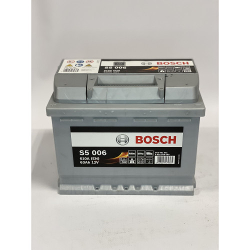 Автомобільний акумулятор BOSCH 63Ah 610A L+ (лівий +) L2 (S50 060) Автомобільний акумулятор BOSCH 63Ah 610A L+ (лівий +) L2 (S50 060)