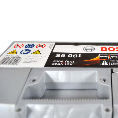 Автомобільний акумулятор BOSCH 52Ah 520A R+ (правий +) S50 010