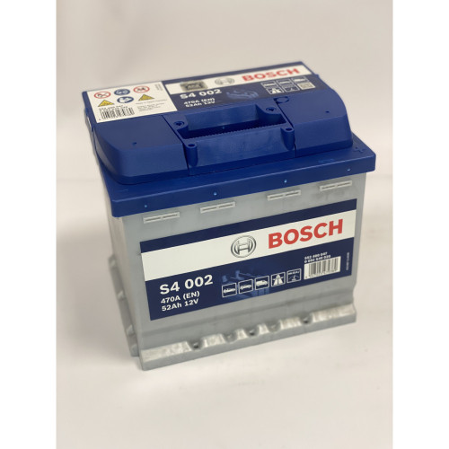 Автомобільний акумулятор BOSCH 52Ah 470A R+ (правий +) (S40 020)