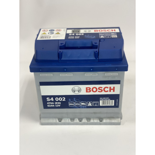 Автомобільний акумулятор BOSCH 52Ah 470A R+ (правий +) (S40 020)